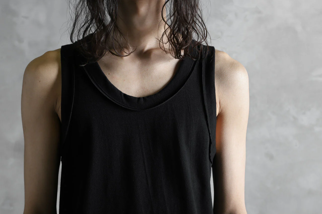 KLASICA SUD X CUT TANK TOP / DRY TWILL JERSEY (BLACK) - Image 18