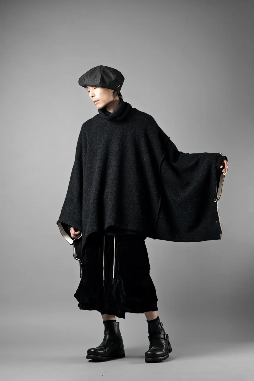 KLASICA WEARABLE BIG STOLE PONCHO / SHETLAND WOOL AMUNZEN (CARBON) - Image 29