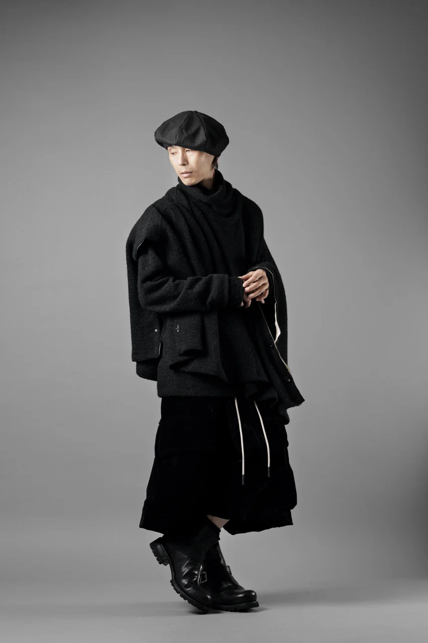 KLASICA WEARABLE BIG STOLE PONCHO / SHETLAND WOOL AMUNZEN (CARBON) - Image 35