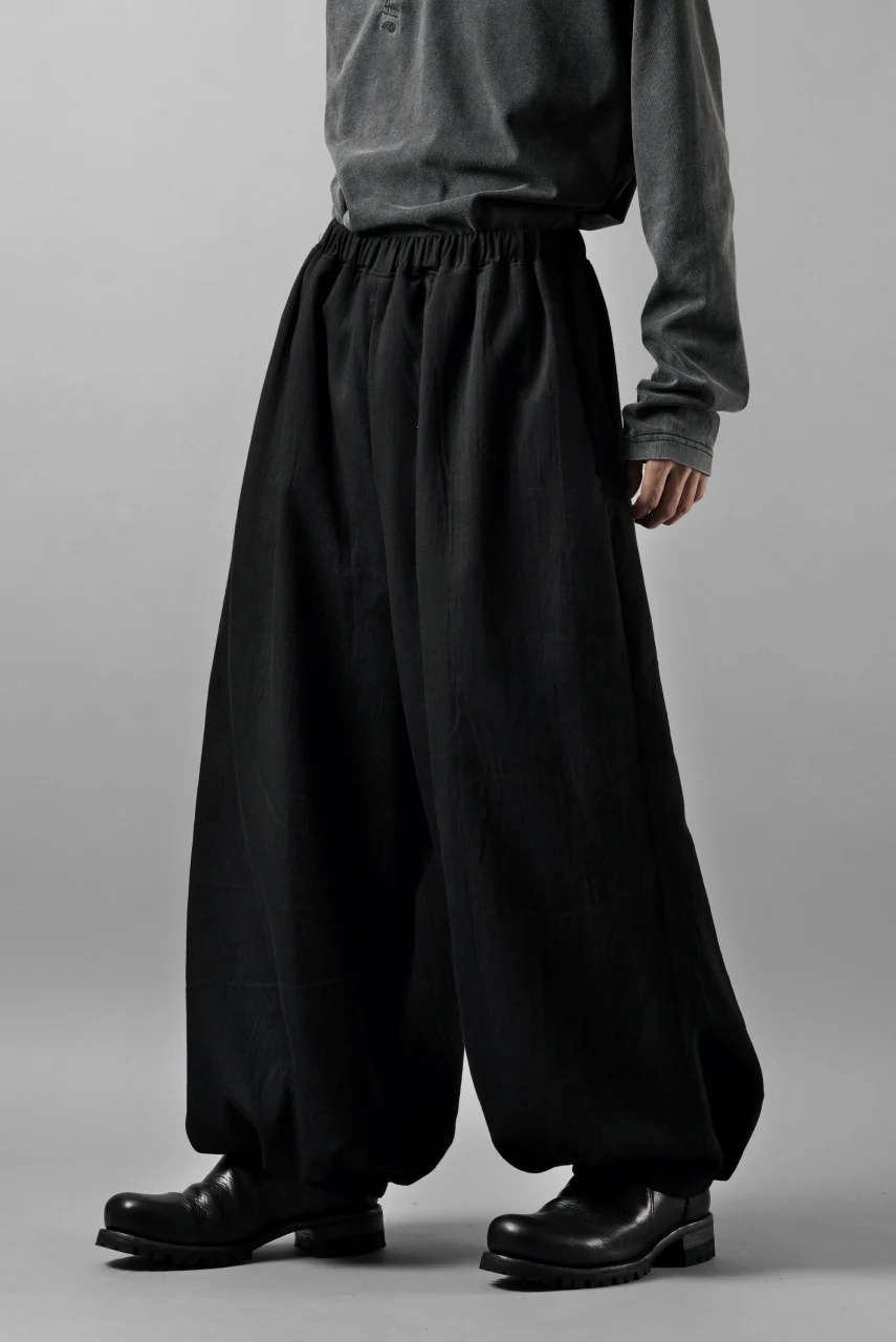 kujaku hem tuck wide easy pants / P-353 (black) - Image 10