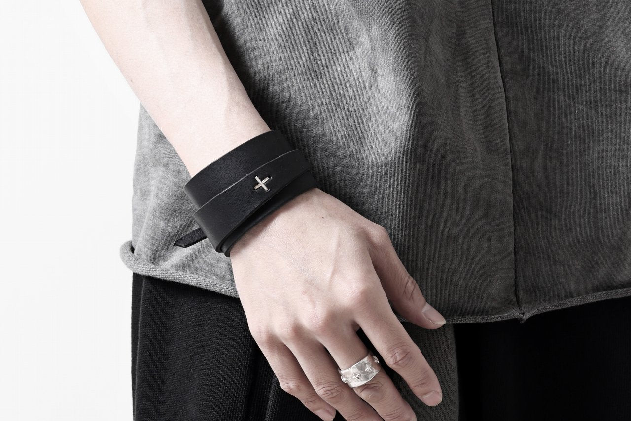 m.a+ croissant wrist band #2 / A-F0K3/GR3,0 (BLACK) - Image 24