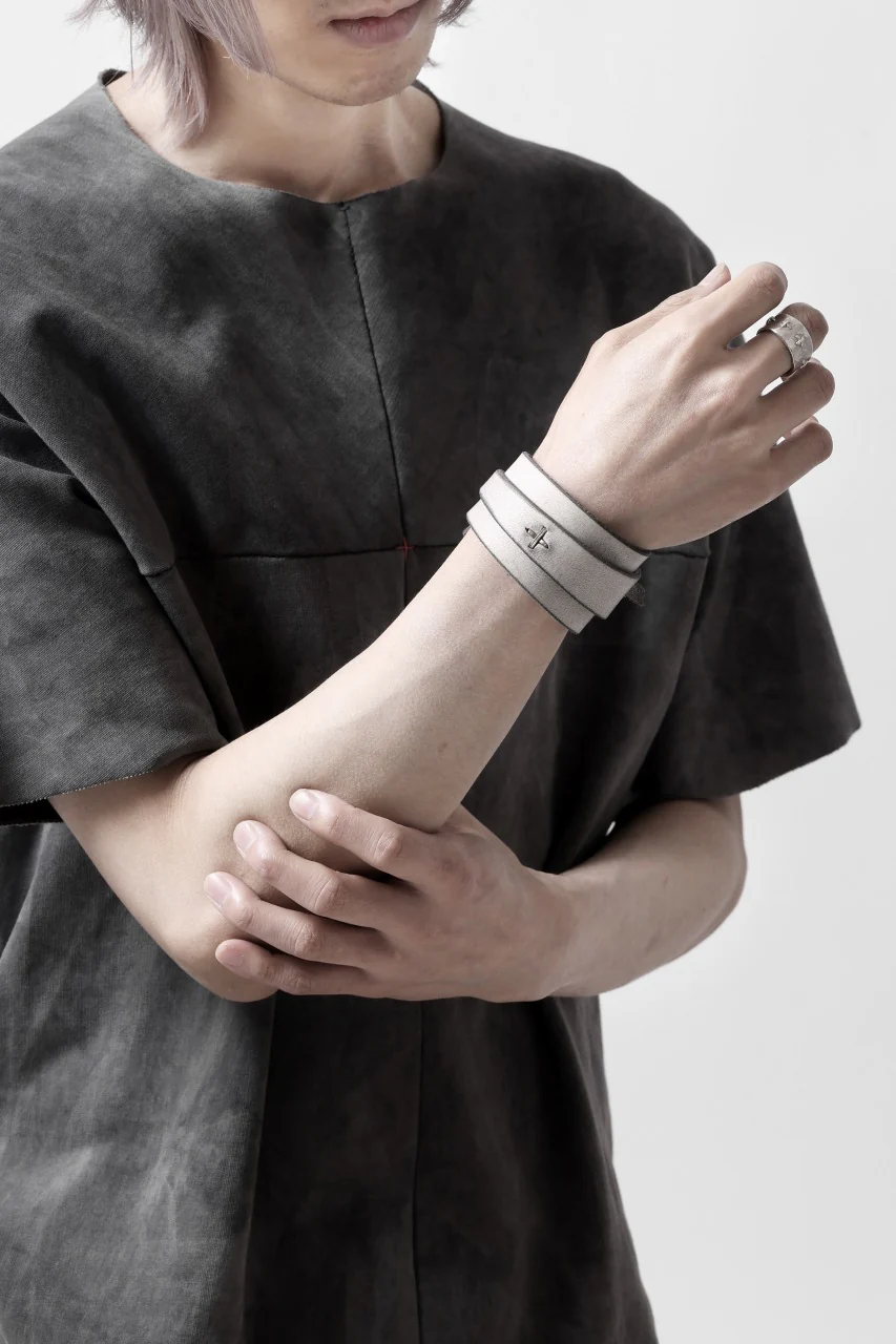 m.a+ croissant wrist band #2 / A-F0K3/GR3,0 (CARBON) - Image 19