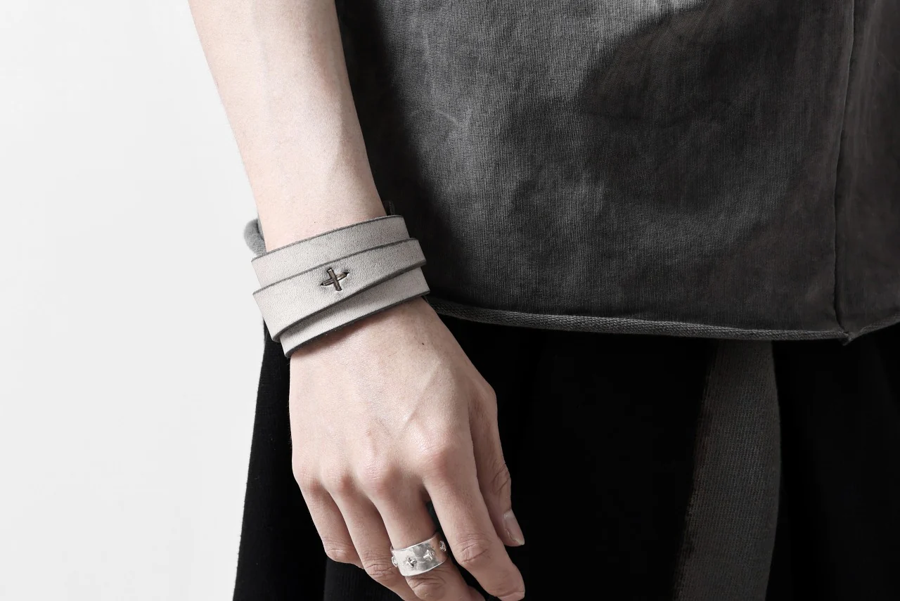 m.a+ croissant wrist band #2 / A-F0K3/GR3,0 (CARBON) - Image 23
