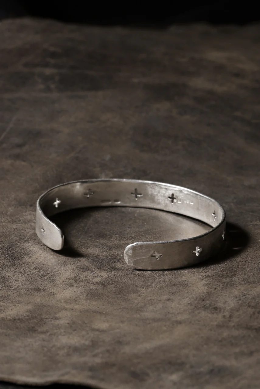 m.a+ cross punched silver bracelet / AB15 AG (SILVER) - Image 17