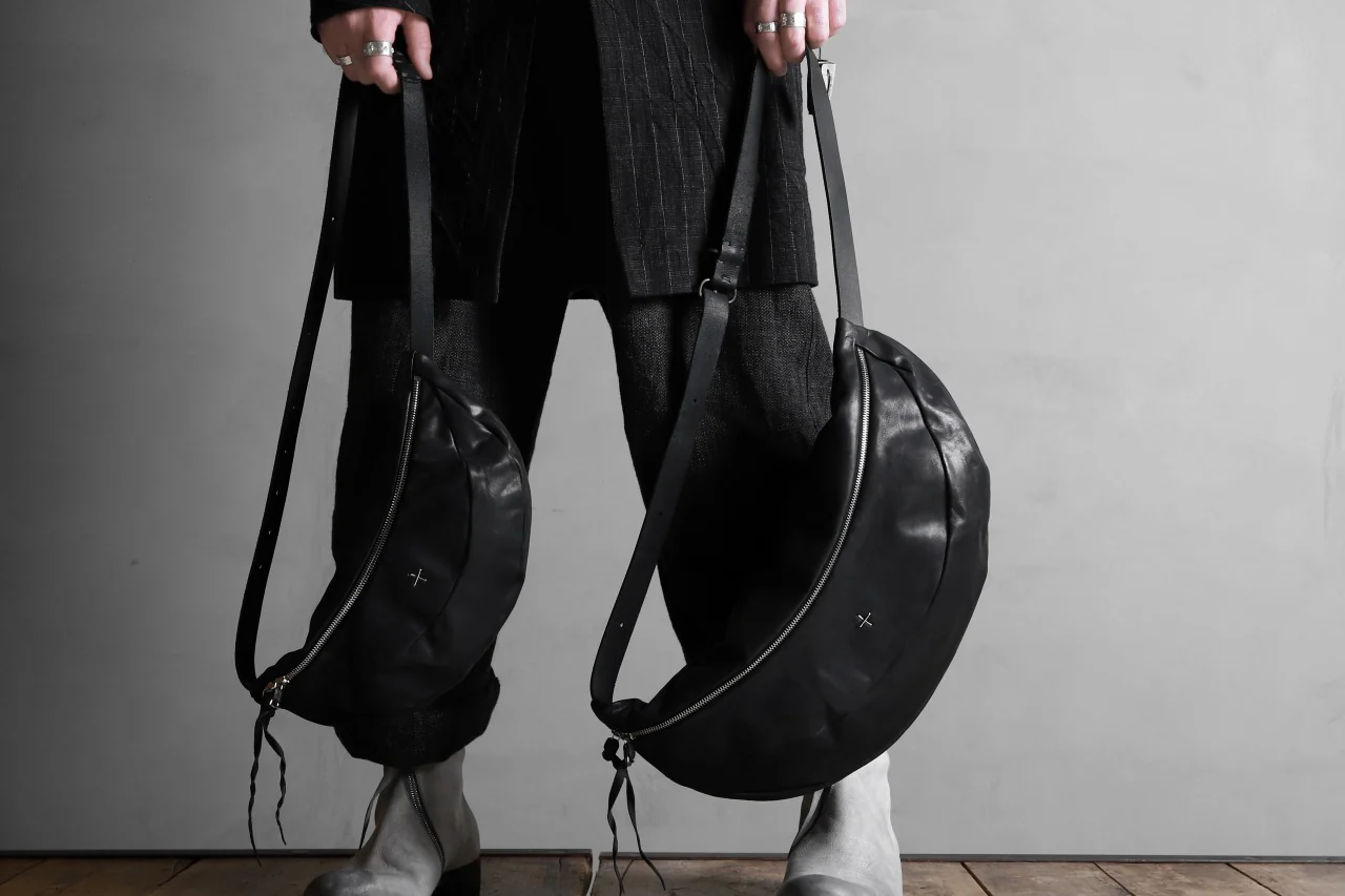 m.a+ large slice belt bag / BY302/CUP0,7 (BLACK) - Image 31