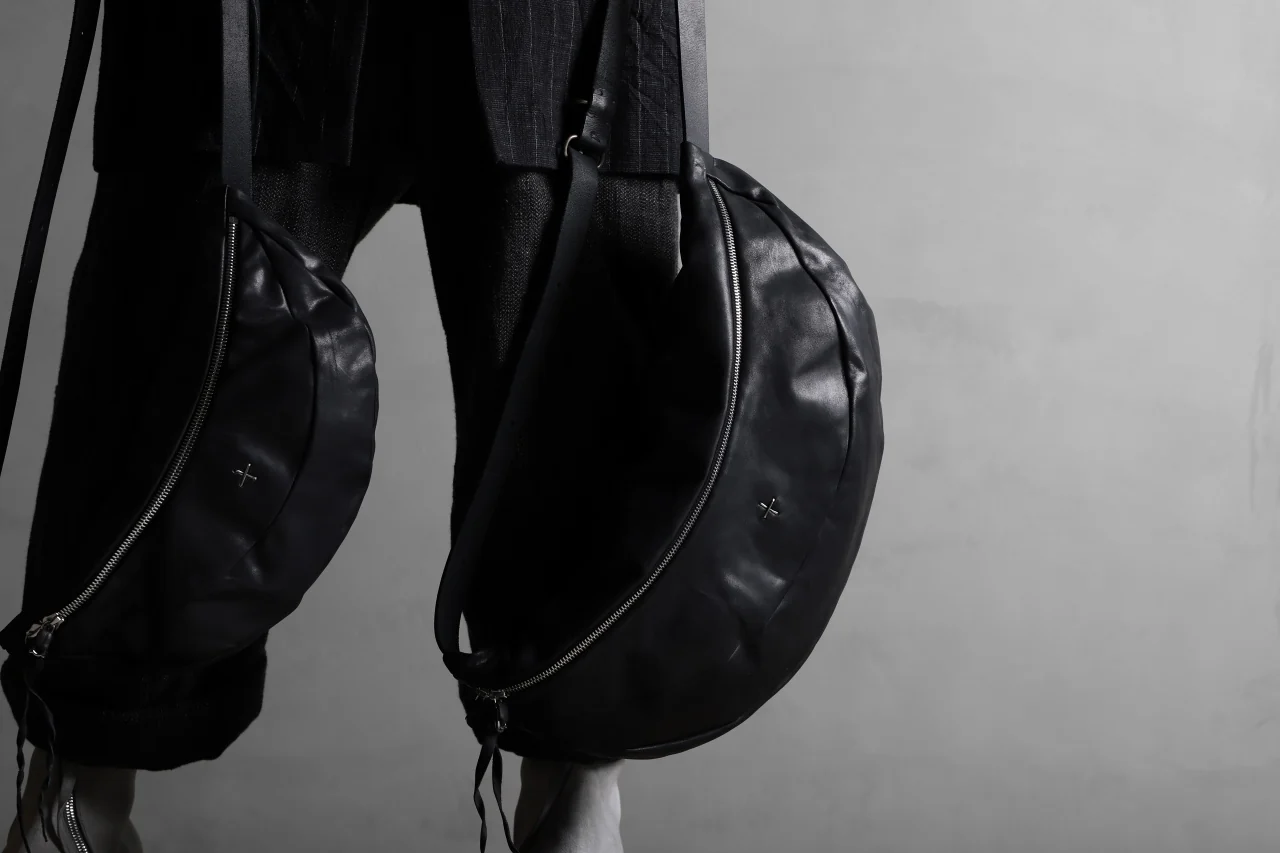m.a+ large slice belt bag / BY302/CUP0,7 (BLACK) - Image 33