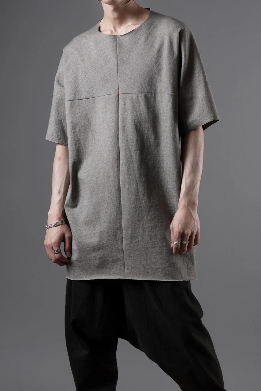 m.a+ one piece short sleeve t-shirt / T211C/MJP1 (LIGHT CARBON) - Image 2