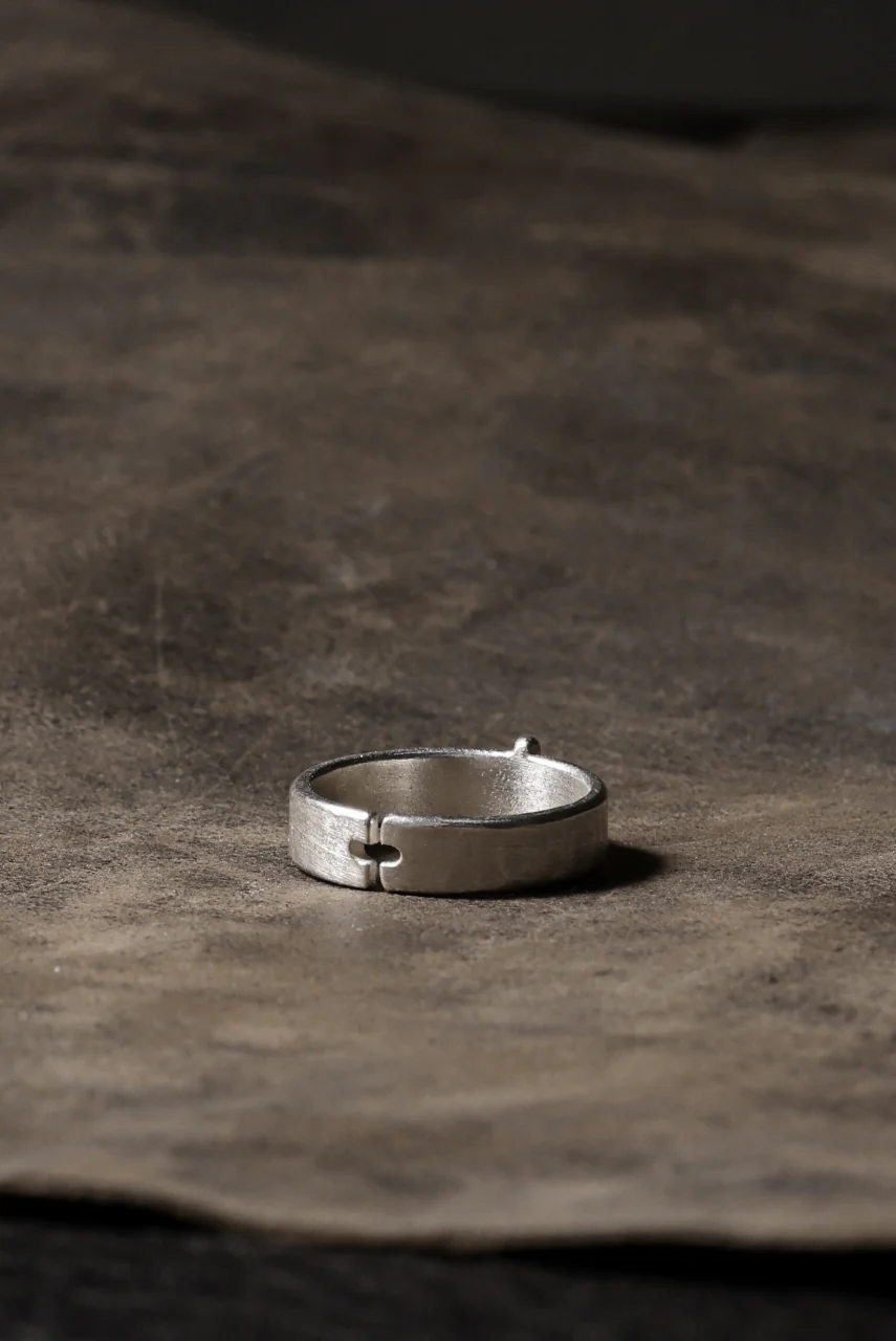 m.a+ silver stitched cross ring / AG050 AG (SILVER) - Image 7