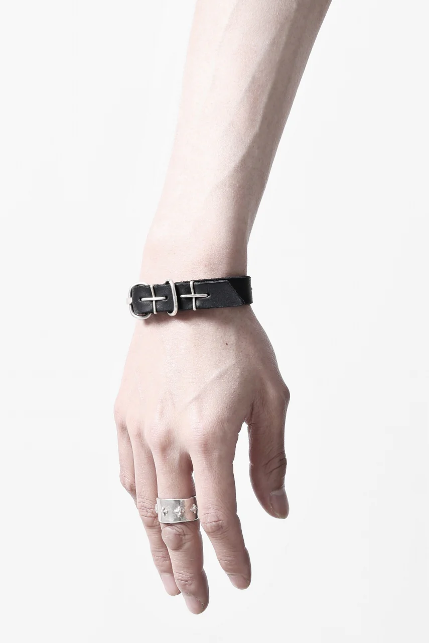 m.a+ thin silver cross studded wrist band / A-F2BL1/GR2,0 (BLACK) - Image 2