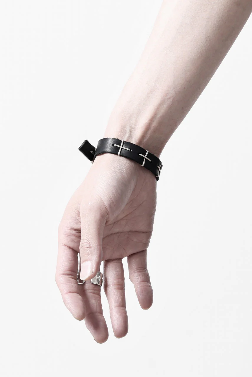 m.a+ thin silver cross studded wrist band / A-F2BL1/GR2,0 (BLACK) - Image 5