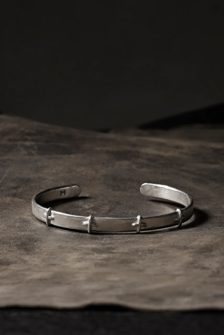m.a+ thin silver stitched cross silver bangle / AB058 AG (SILVER) - Image 7
