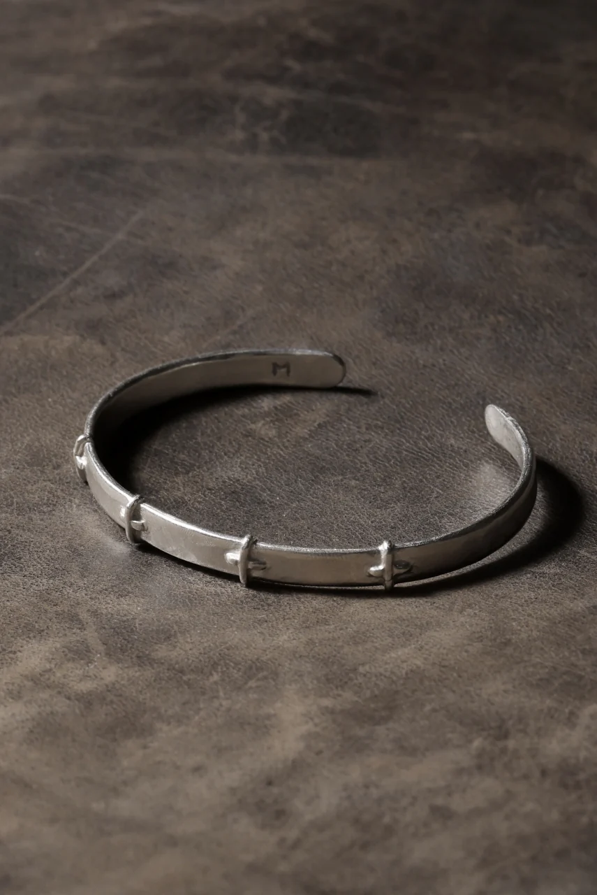 m.a+ thin silver stitched cross silver bangle / AB058 AG (SILVER) - Image 8