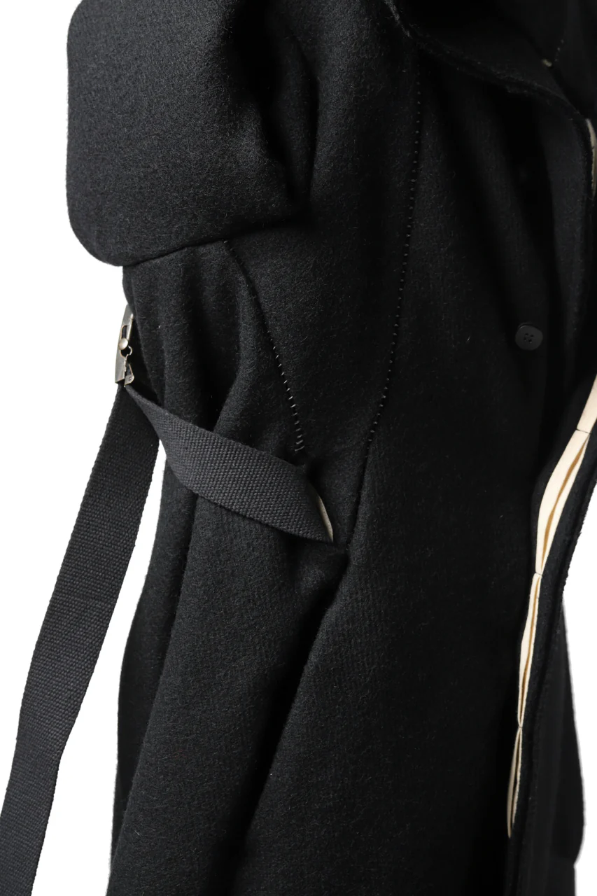 masnada HOODIE WRAP COAT with HARNESS BELT / TWEED LANA INTRECCIATA (BLACK) - Image 26