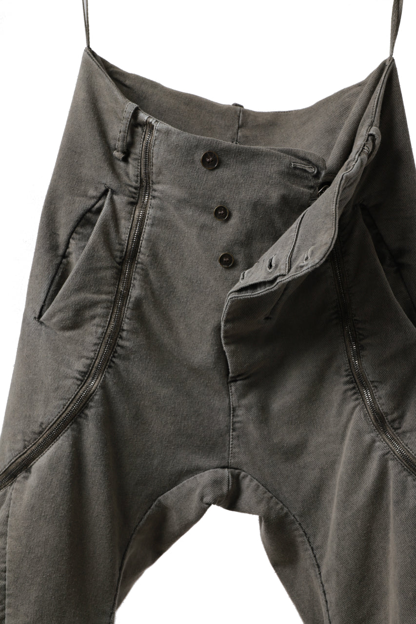 masnada ICONIC ZIP PANTS / STRETCH REPURPOSED COTTON (DUST) - Image 11