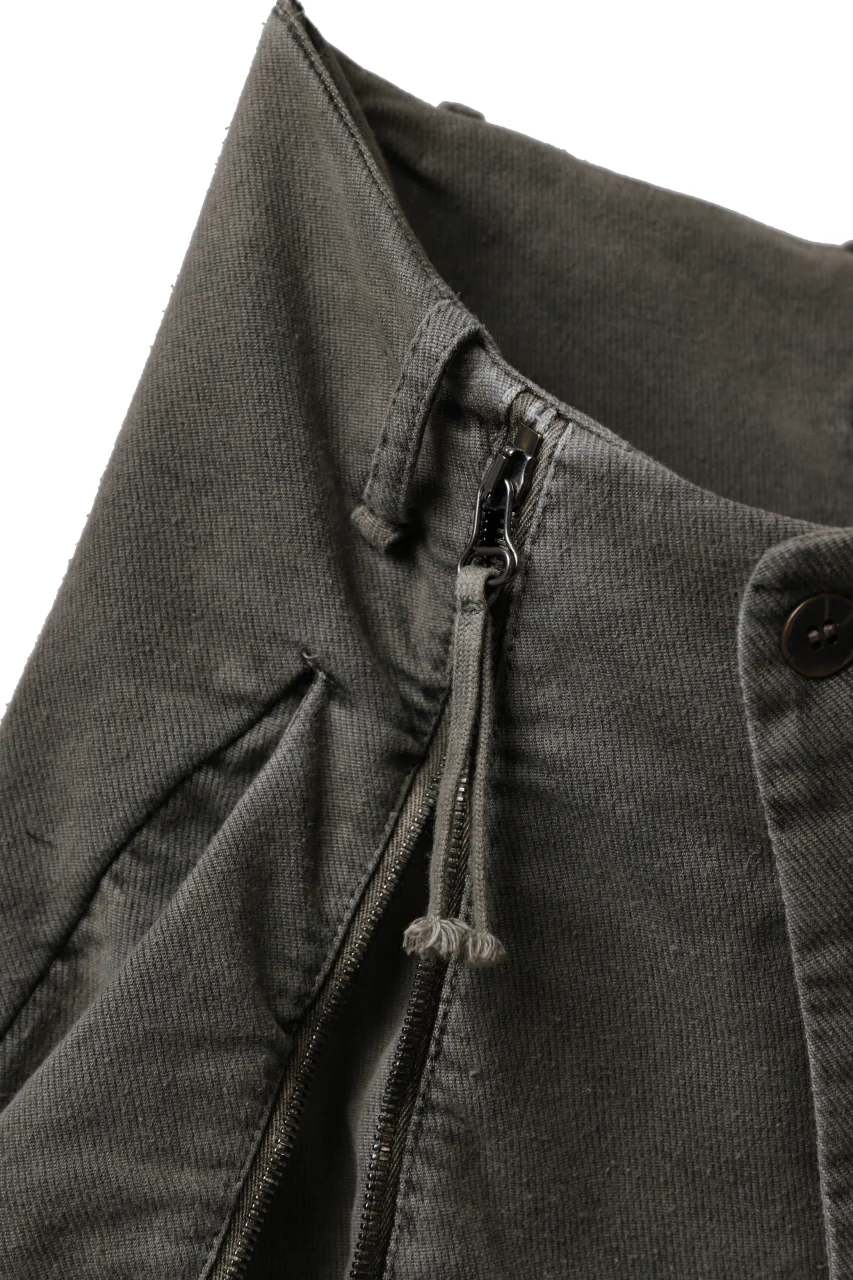 masnada ICONIC ZIP PANTS / STRETCH REPURPOSED COTTON (DUST) - Image 13