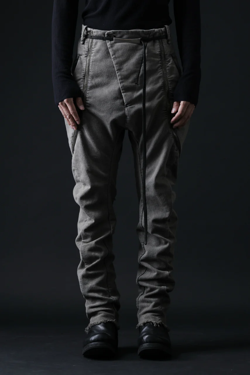 masnada ICONIC ZIP PANTS / STRETCH REPURPOSED COTTON (DUST) - Image 17