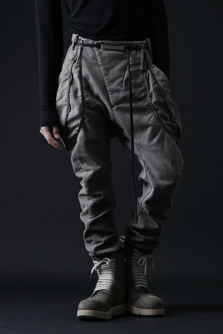 masnada ICONIC ZIP PANTS / STRETCH REPURPOSED COTTON (DUST) - Image 18