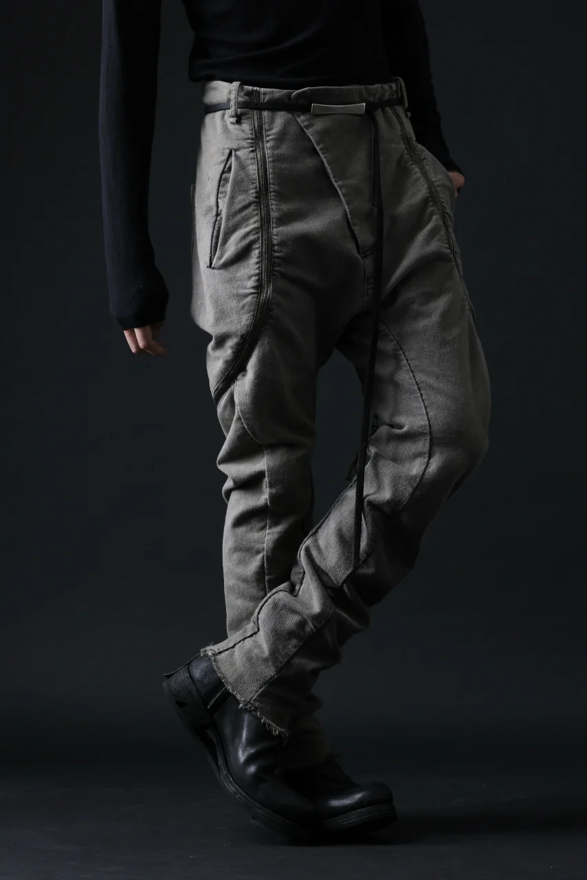 masnada ICONIC ZIP PANTS / STRETCH REPURPOSED COTTON (DUST) - Image 19