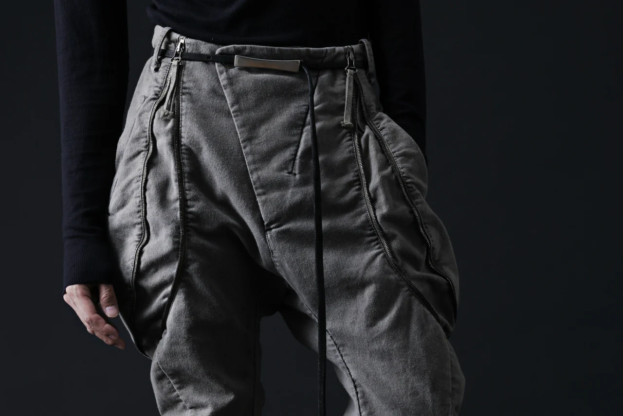 masnada ICONIC ZIP PANTS / STRETCH REPURPOSED COTTON (DUST) - Image 24