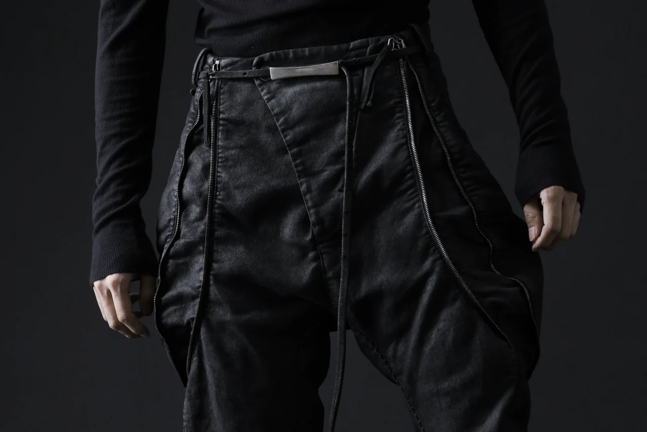 masnada ICONIC ZIP PANTS / STRETCH REPURPOSED COTTON (SMEARED BLACK) - Image 30