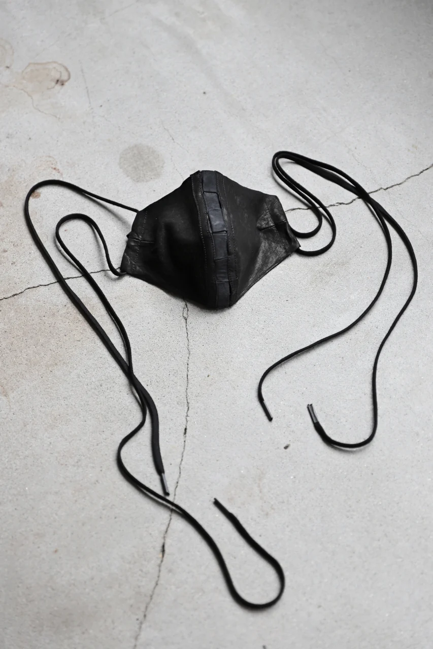 masnada LEATHER MASK / PELLE DI PECORA VEGETALE (BLACK) - Image 17