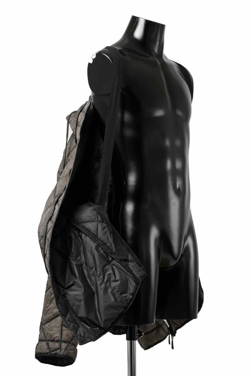 masnada QUILTED HOOD JACKET / OVER STUFFED PAPER NYLON (DUST) - Image 10