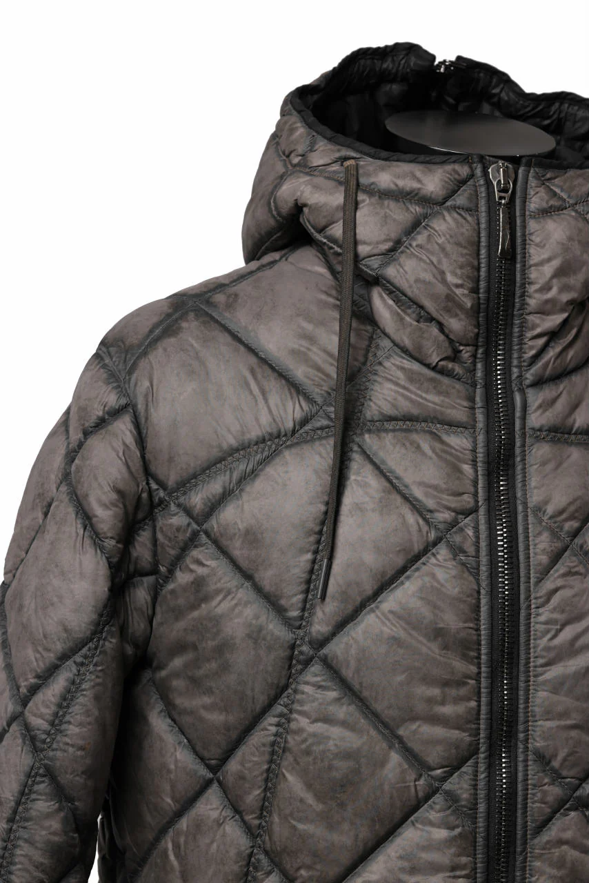 masnada QUILTED HOOD JACKET / OVER STUFFED PAPER NYLON (DUST) - Image 15