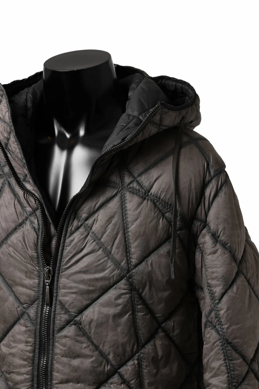masnada QUILTED HOOD JACKET / OVER STUFFED PAPER NYLON (DUST) - Image 19