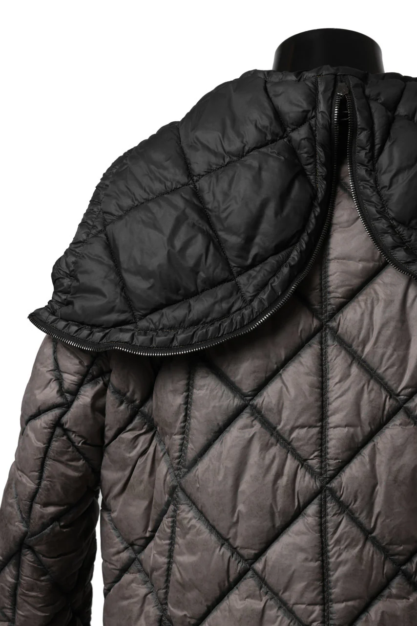 masnada QUILTED HOOD JACKET / OVER STUFFED PAPER NYLON (DUST) - Image 25