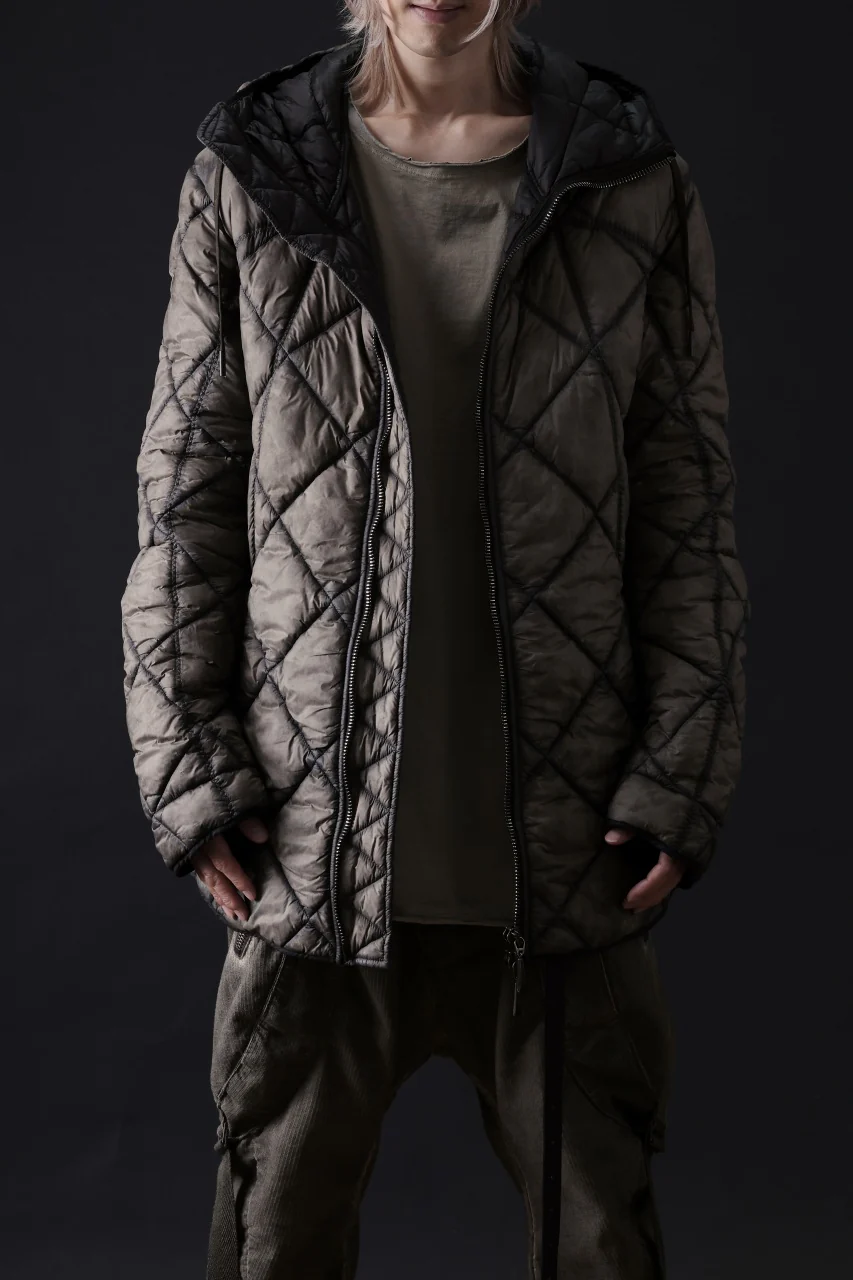 masnada QUILTED HOOD JACKET / OVER STUFFED PAPER NYLON (DUST) - Image 34