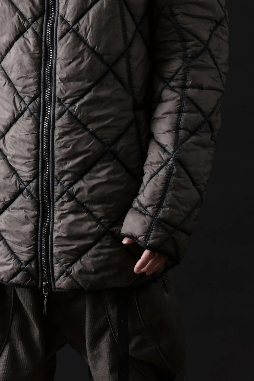 masnada QUILTED HOOD JACKET / OVER STUFFED PAPER NYLON (DUST) - Image 37