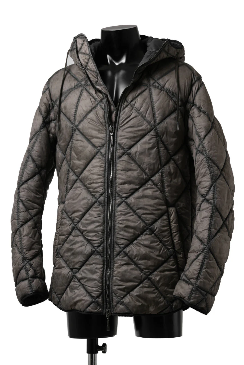 masnada QUILTED HOOD JACKET / OVER STUFFED PAPER NYLON (DUST) - Image 5
