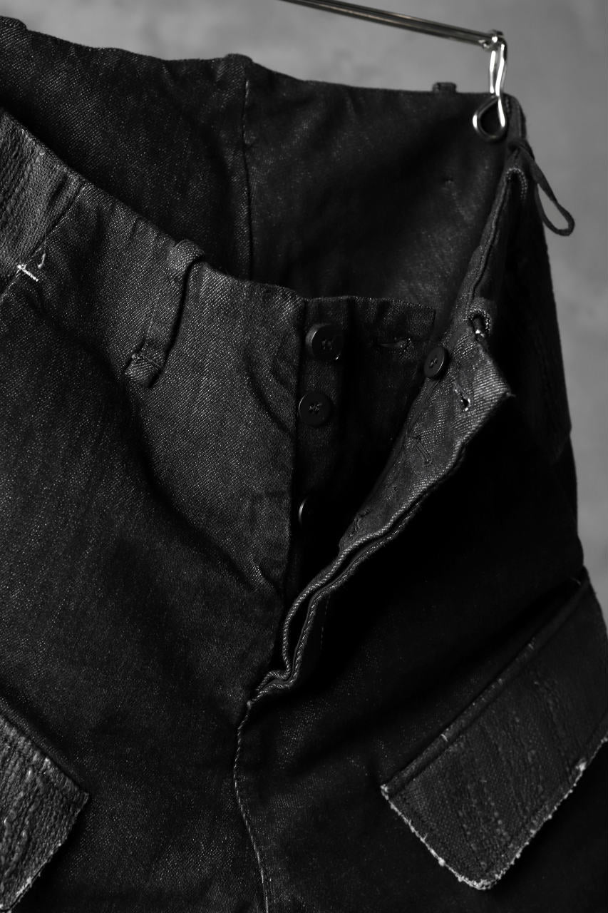 masnada  SCAR STITCHED CARGO POCKET JODHPURS PANT / CONTRAST DENIM (BLACK) - Image 11