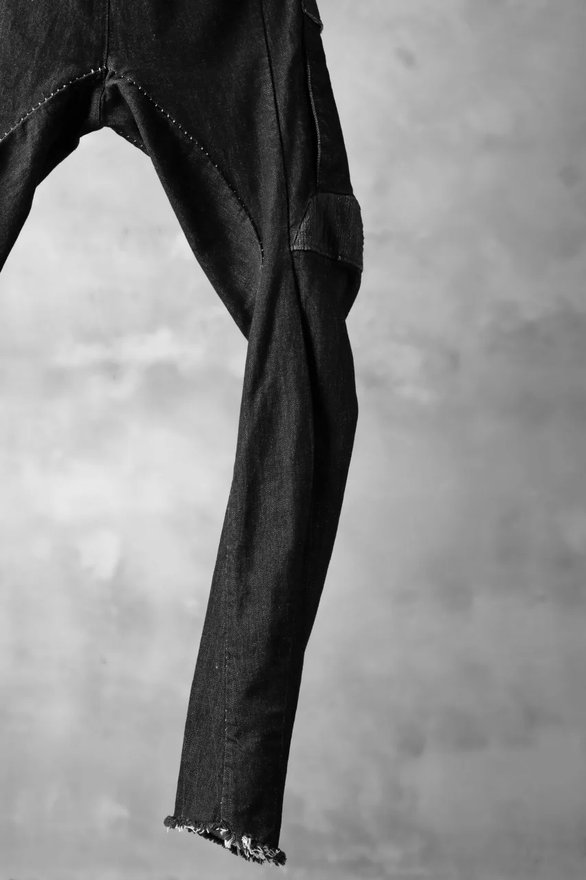masnada  SCAR STITCHED CARGO POCKET JODHPURS PANT / CONTRAST DENIM (BLACK) - Image 14