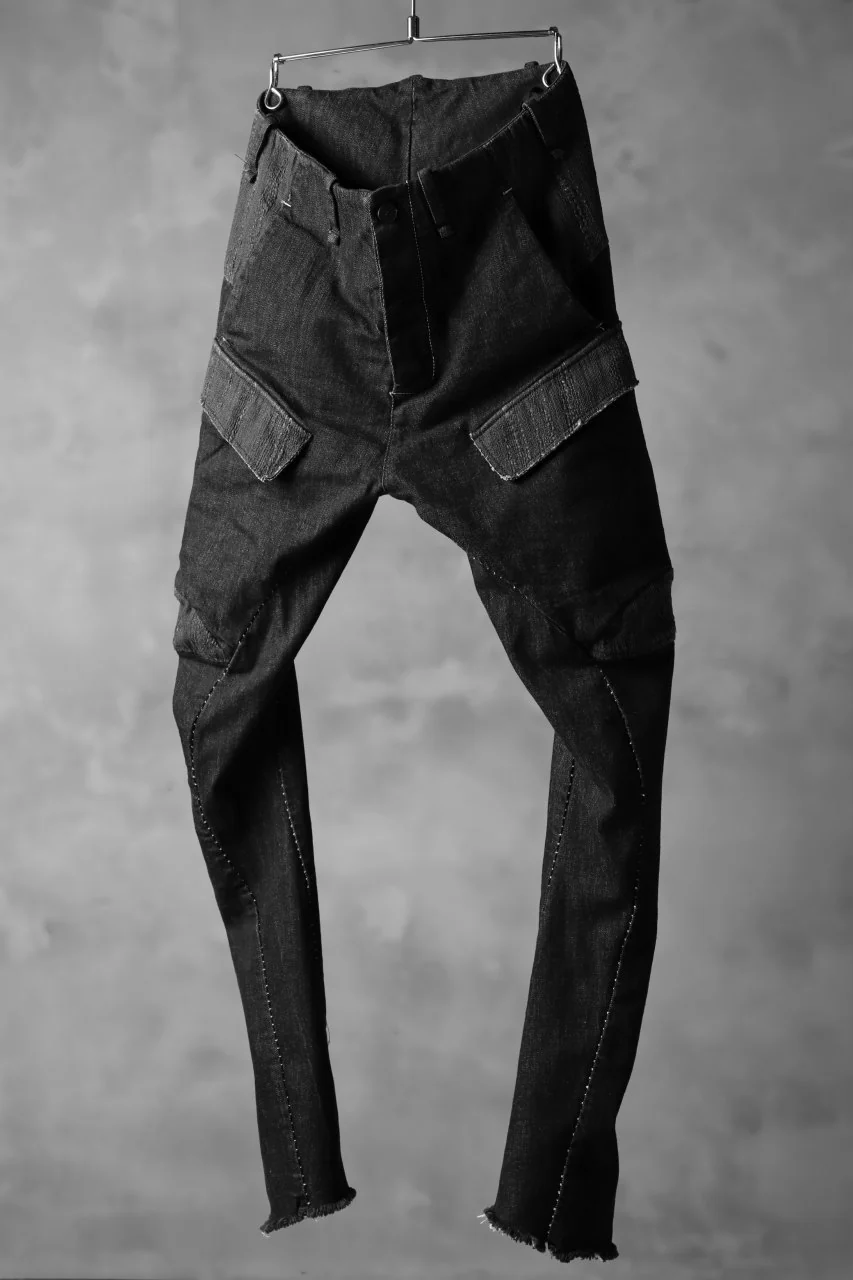 masnada  SCAR STITCHED CARGO POCKET JODHPURS PANT / CONTRAST DENIM (BLACK) - Image 2