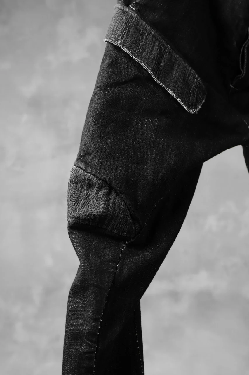 masnada  SCAR STITCHED CARGO POCKET JODHPURS PANT / CONTRAST DENIM (BLACK) - Image 9