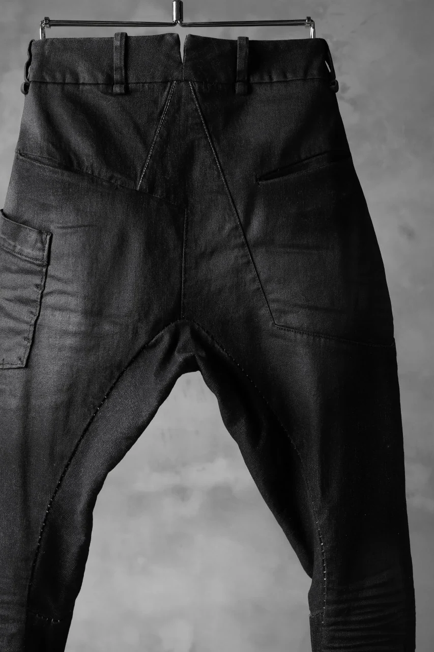 masnada SCAR STITCHED EDGE SKINNY PANT / COATING DENIM (BLACK) - Image 13