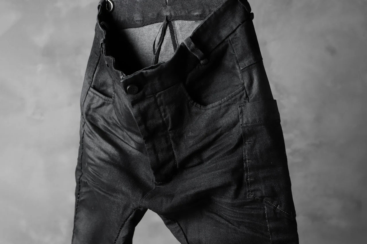masnada SCAR STITCHED EDGE SKINNY PANT / COATING DENIM (BLACK) - Image 16