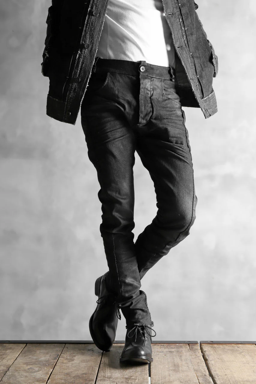 masnada SCAR STITCHED EDGE SKINNY PANT / COATING DENIM (BLACK) - Image 18