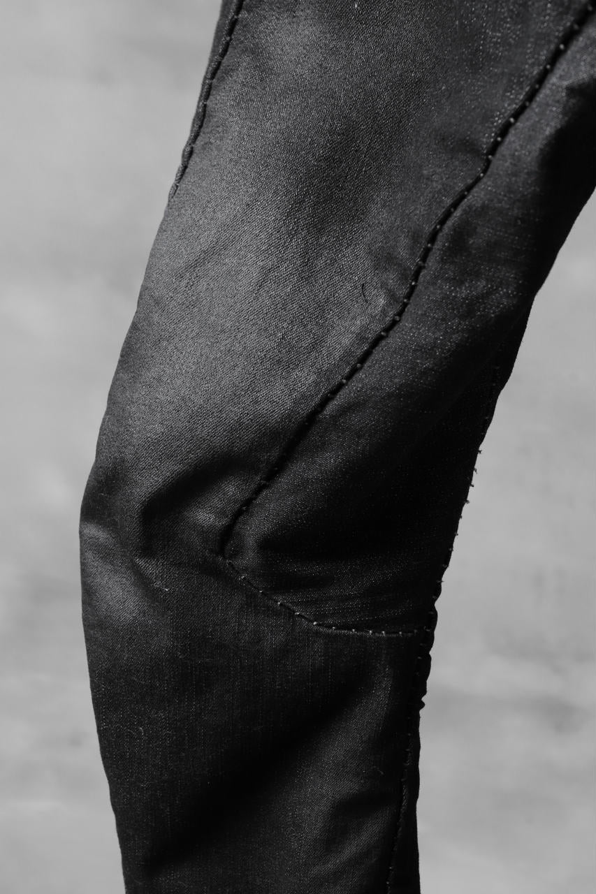 masnada SCAR STITCHED EDGE SKINNY PANT / COATING DENIM (BLACK) - Image 8