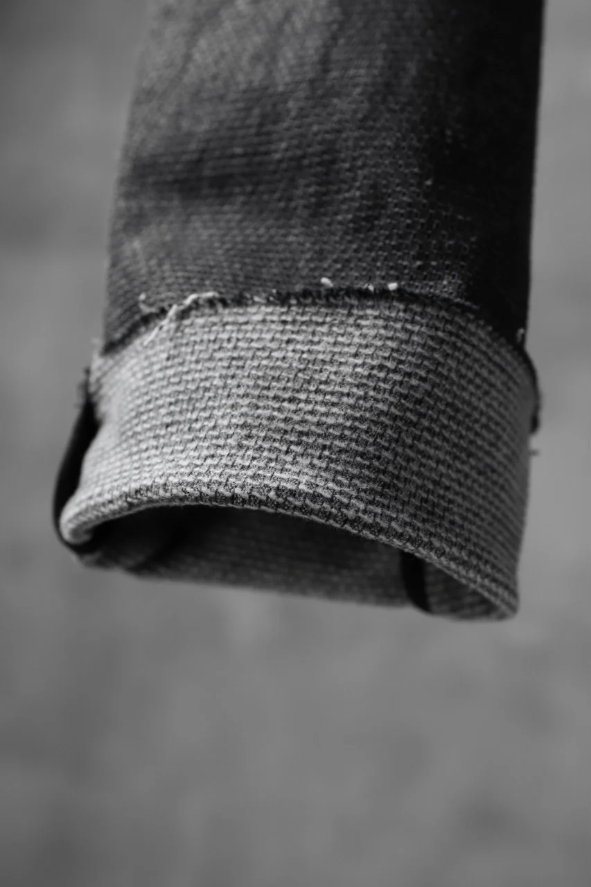 masnada SCAR STITCHED LINE SKINNY PANT / WASHED RESIN-COAT DENIM (WASHED BLACK) - Image 14