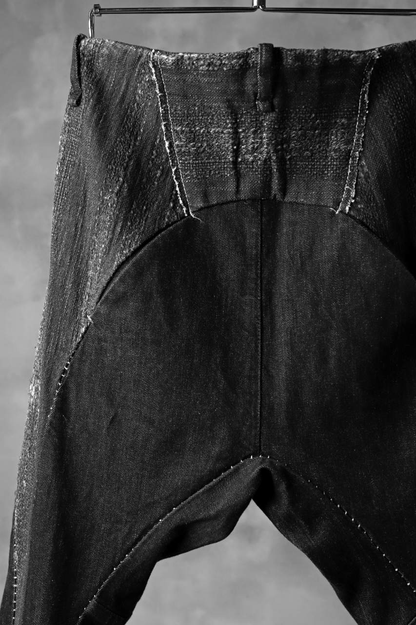 masnada SCAR STITCHED TWIST SKINNY PANT / CONTRAST DENIM (BLACK) - Image 12