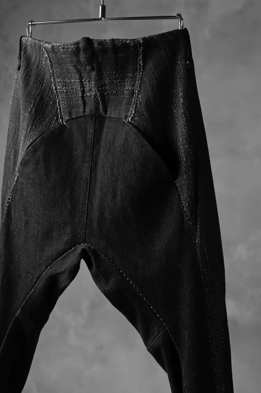 masnada SCAR STITCHED TWIST SKINNY PANT / CONTRAST DENIM (BLACK) - Image 13