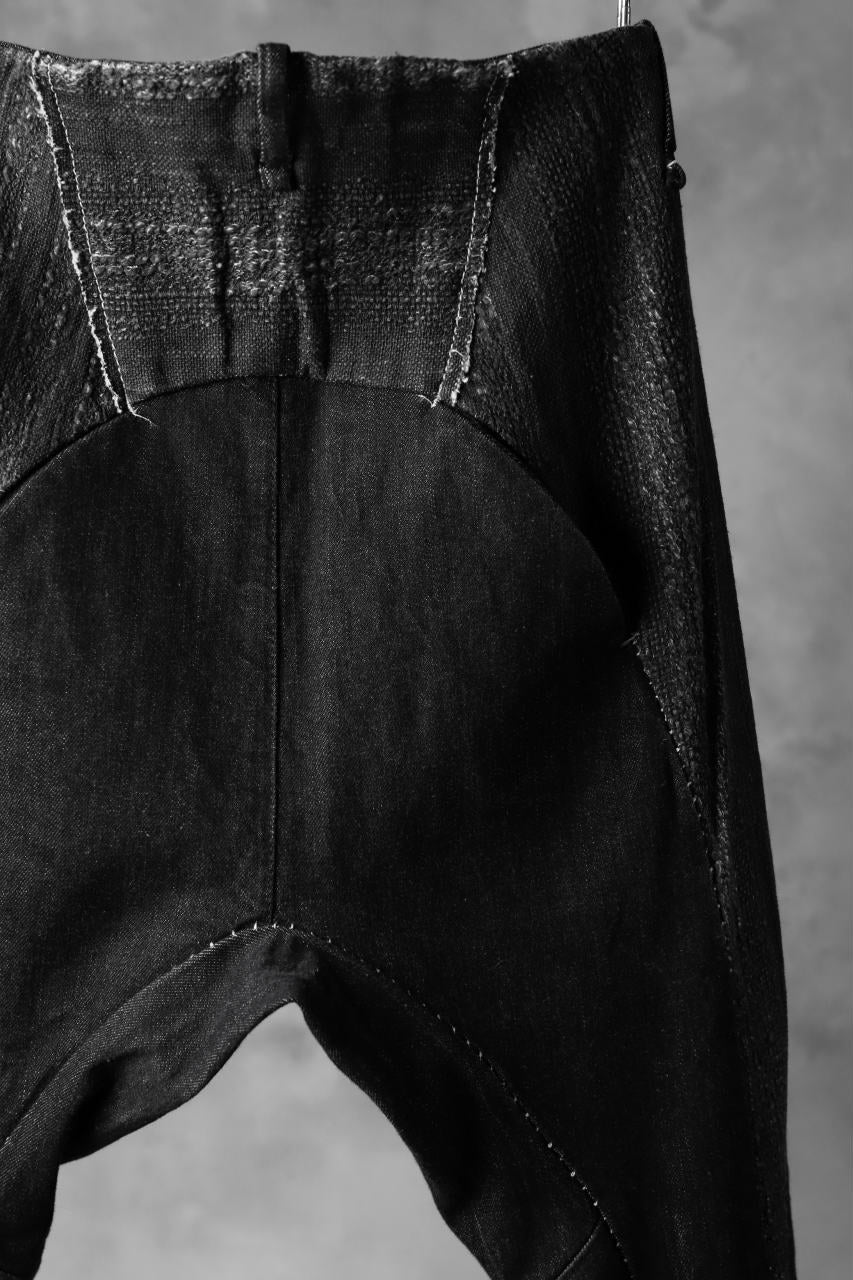 masnada SCAR STITCHED TWIST SKINNY PANT / CONTRAST DENIM (BLACK) - Image 14