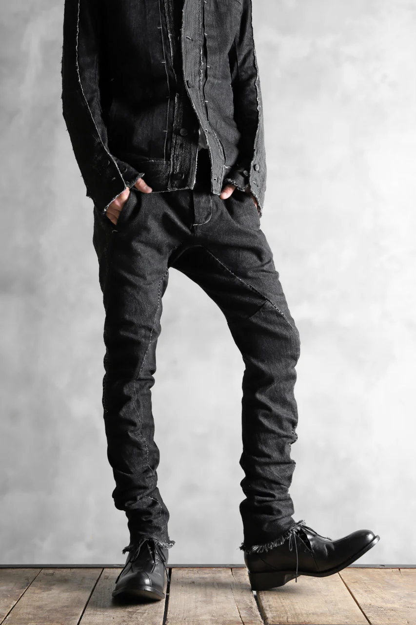 masnada SCAR STITCHED TWIST SKINNY PANT / CONTRAST DENIM (BLACK) - Image 22