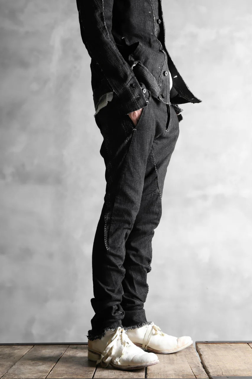 masnada SCAR STITCHED TWIST SKINNY PANT / CONTRAST DENIM (BLACK) - Image 24