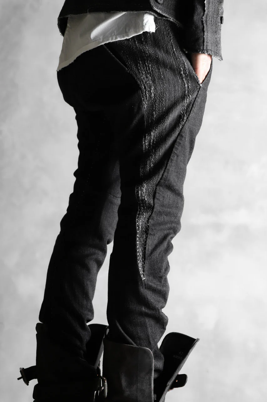 masnada SCAR STITCHED TWIST SKINNY PANT / CONTRAST DENIM (BLACK) - Image 26