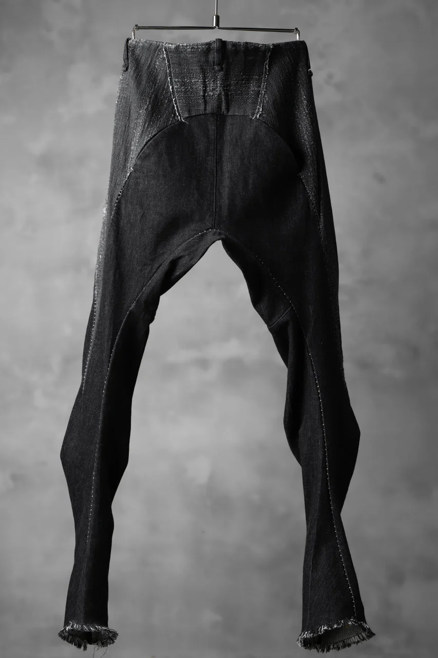 masnada SCAR STITCHED TWIST SKINNY PANT / CONTRAST DENIM (BLACK) - Image 3