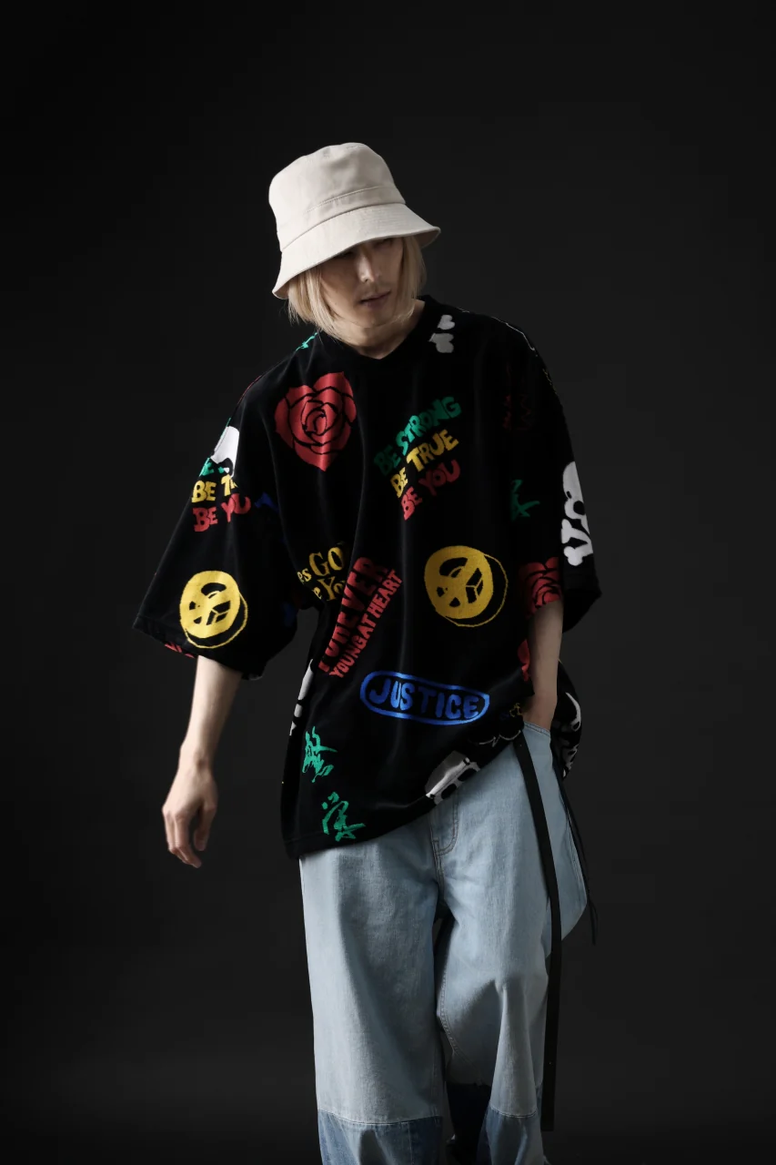 mastermind JAPAN ALL-OVER DESIGN VELOUR TEE / BOXY FIT (MULTI) - Image 29