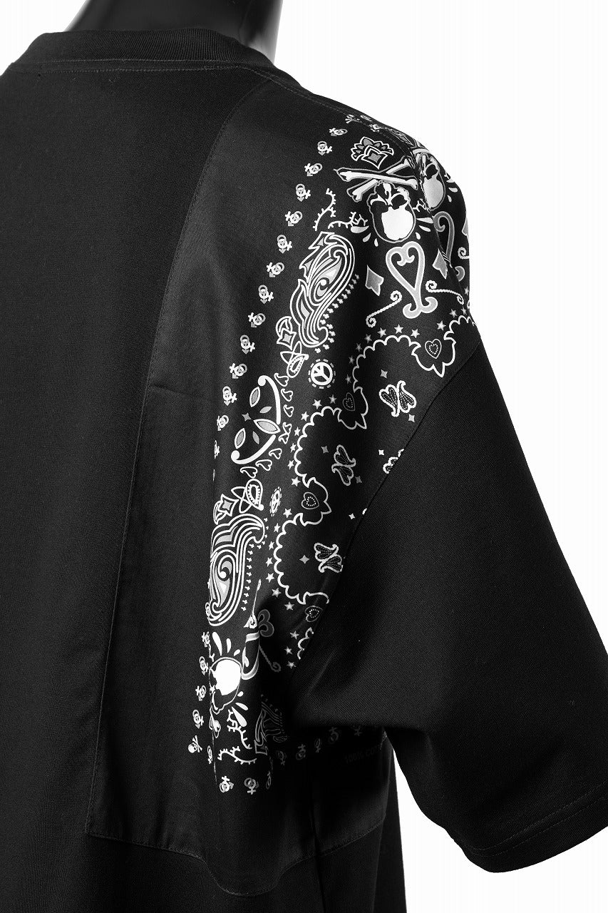 mastermind JAPAN BANDANA SS TEE / BOXY FIT (BLACK x BLACK) - Image 8